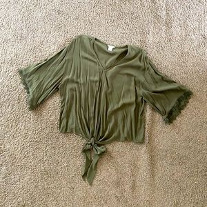 Women’s Ariat blouse. Size small